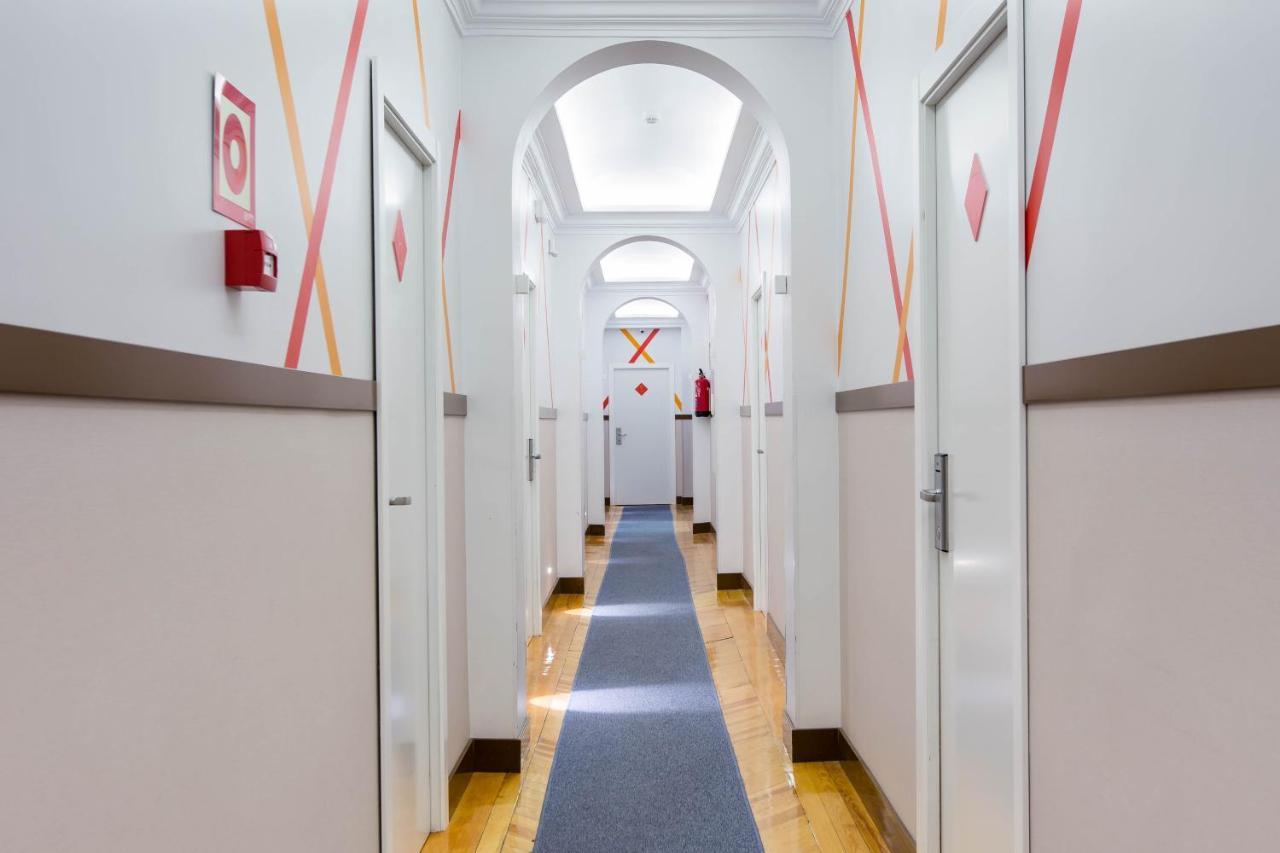 Hostal Sol Square Madrid Luaran gambar